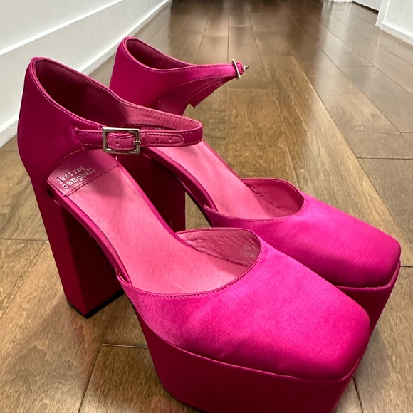 Beautiful JEFFREY CAMPBELL pumps - Picture 2 of 3